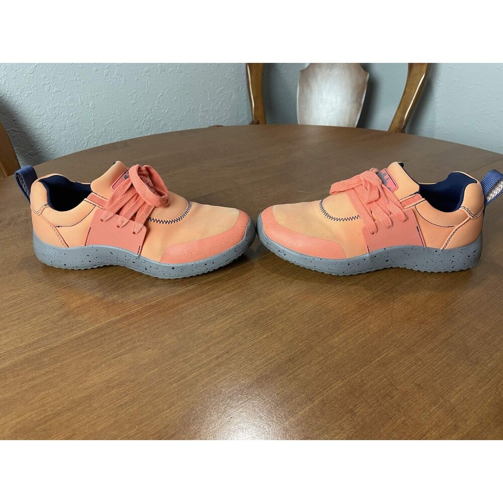 Snibbs Womens Sz 6.5 Slip On Athletic Sneakers Coral Orange Speckled Sole Casual